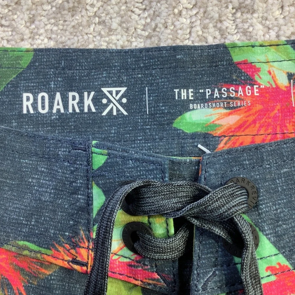 Roark The Passage La‎ Selva Hemp Blend Boardshorts Mens Size 30 Navy Floral NWT